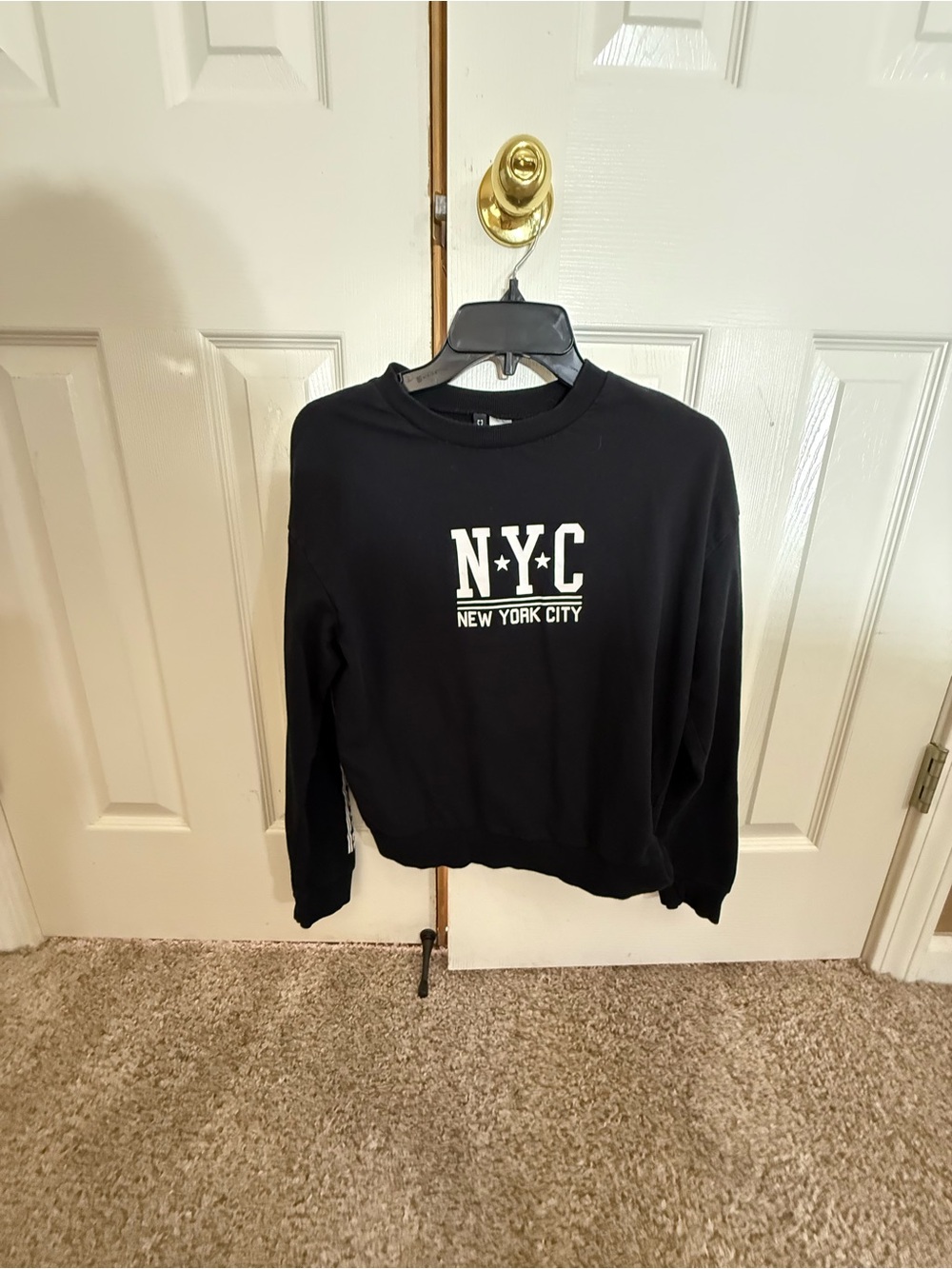 H&M Divided NYC Brooklyn Graphic Sweatshirt Black Small